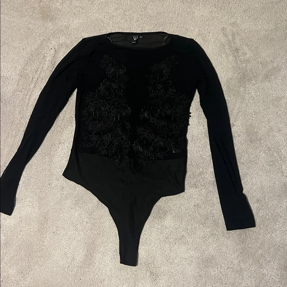 size large windsor Black long sleeve bodysuit with lace detail